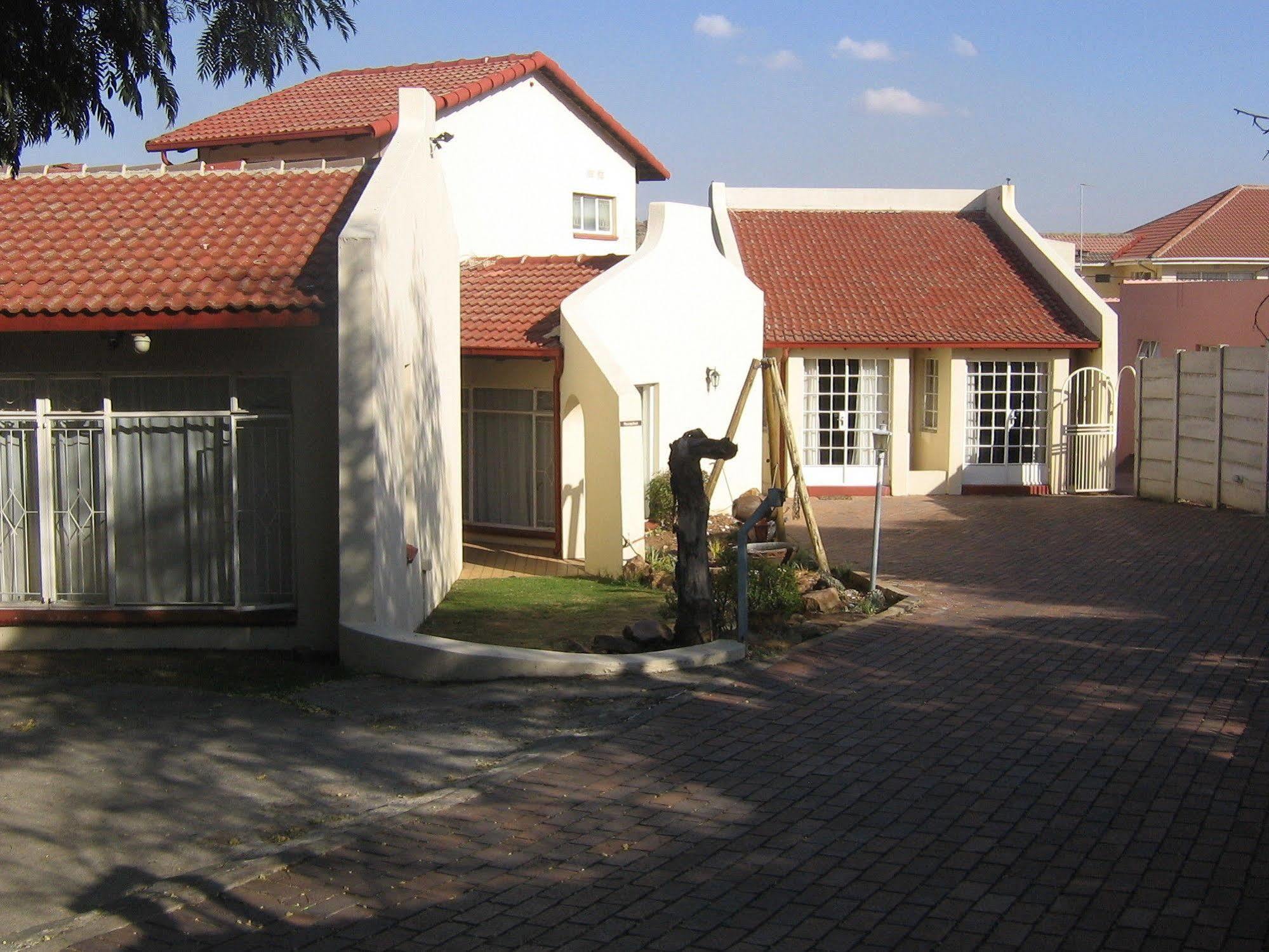 Winchester Hotel Johannesburg Exterior photo
